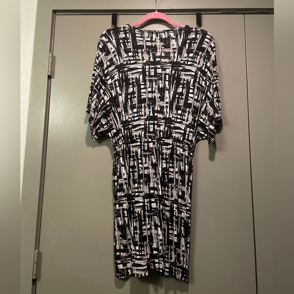 Dress - Picture 4 of 6